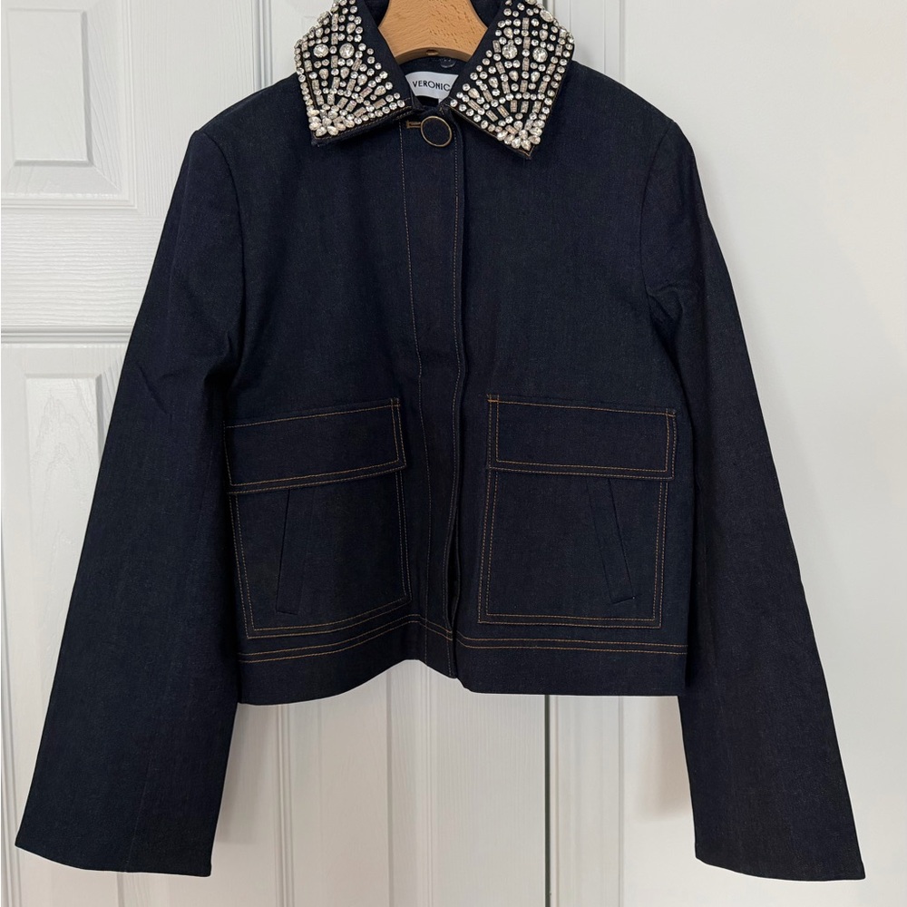 Veronica Beard Barrington Denim Cropped Jacket
Blue Embellished-Collar - size 6 - Picture 5 of 12